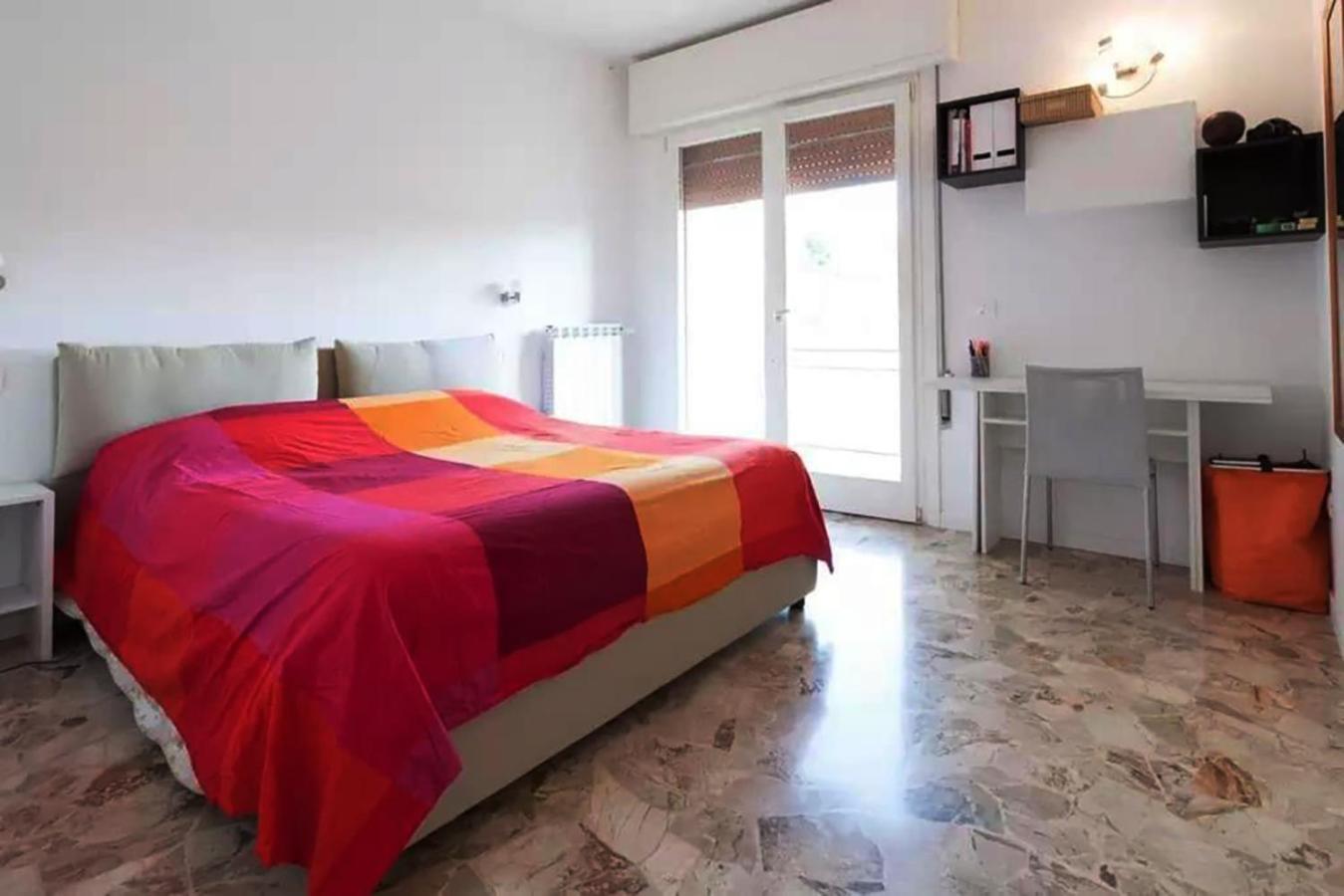 A Soli 15 Minuti Da Venezia Bus Sotto Casa Mestre Esterno foto